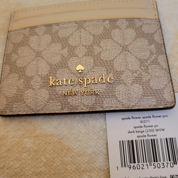 Kate Spade Beige Card Holder. NWT. - Picture 3 of 4